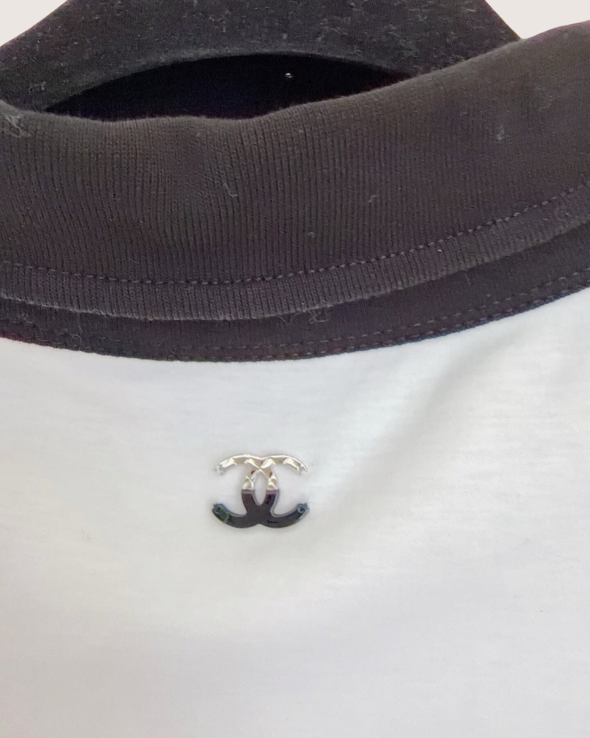 Chanel 25P Contrast-Collar Smocked Top White, Black FR 38