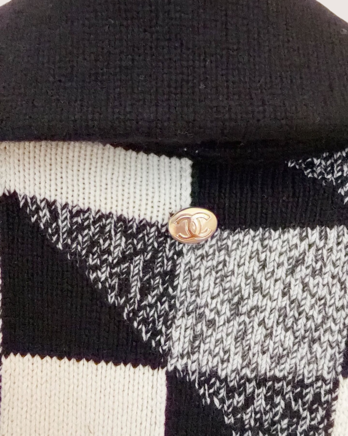 Chanel 22N Coco Neige Cashmere Logo Zip-Up Cardigan Black, White, Grey FR 34