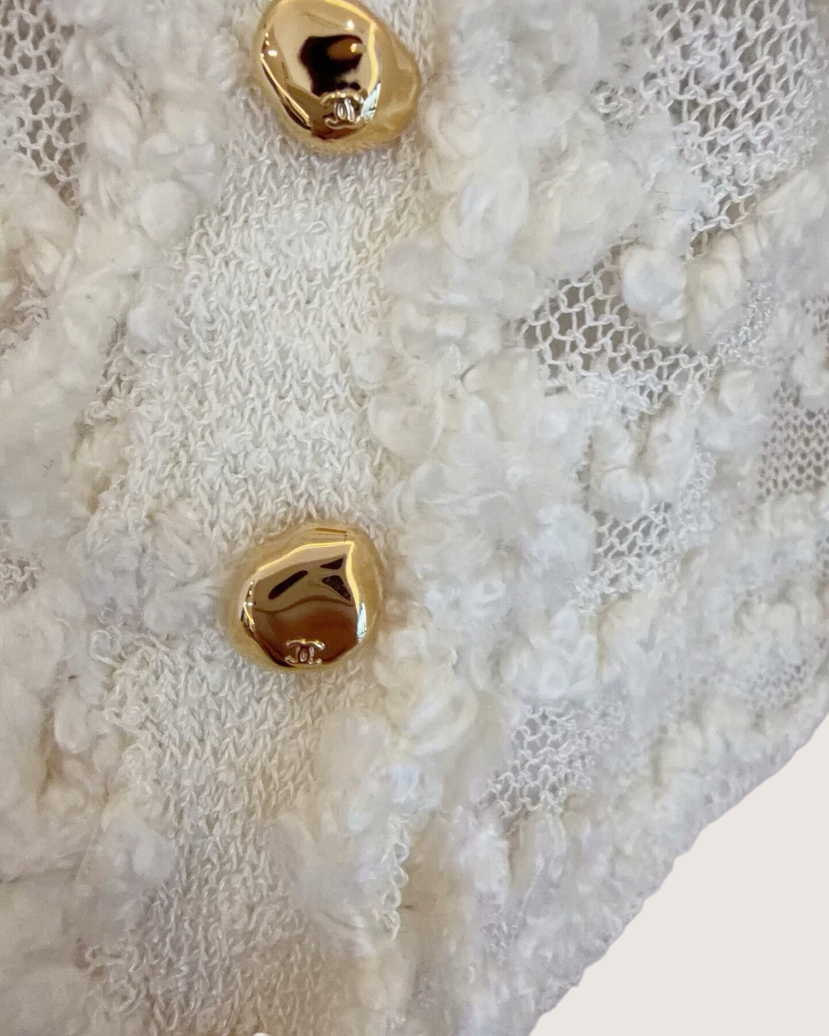 Chanel 26A Wavy Bouclé Cardigan Beige/Ecru FR 36