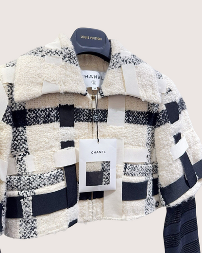 Chanel 16K Tweed Jacket Black, Beige/Ecru FR 34