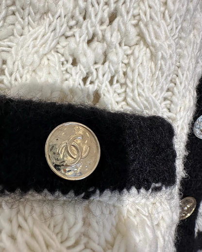 Chanel 25B Wool Cardigan