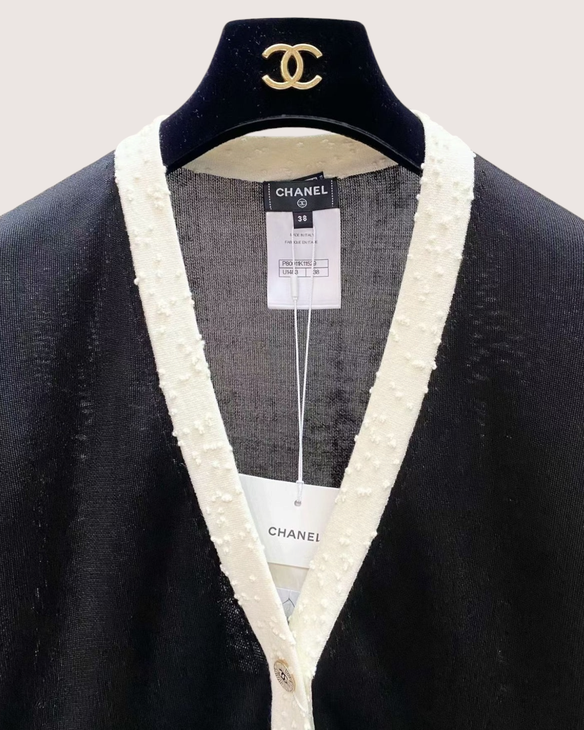 Chanel 25A Cropped Contrast-Trim Cardigan Black, Beige/Ecru FR 38
