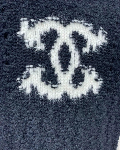 Chanel 21A CC Sweater Black, White FR 34