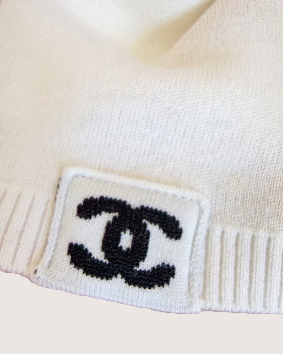 Chanel 25N Coco Neige Wool Contrast-Trim Turtleneck Sweater Beige/Ecru, Black FR 38