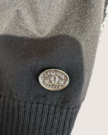 Chanel 23B Wool CC-Sleeves Sweater Black, White FR 34