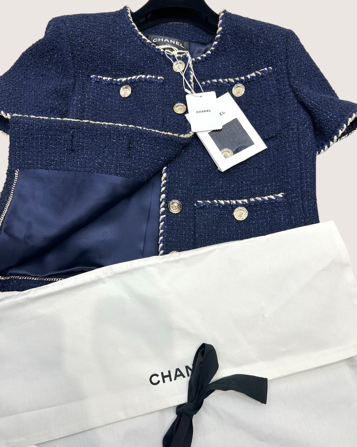 Chanel 25A Tweed Short-Sleeve Four-Pocket Jacket Navy, White, Gold FR 34