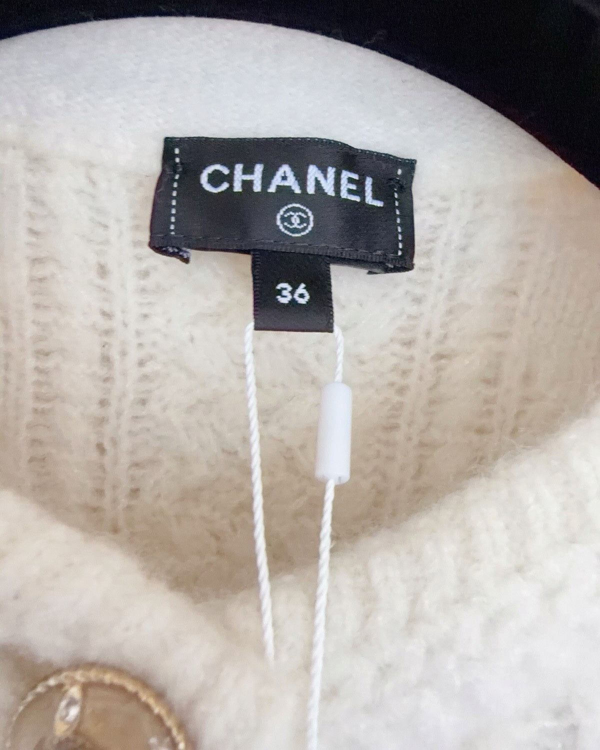 Chanel 25N Coco Neige Cashmere Cardigan Beige/Ecru FR 36
