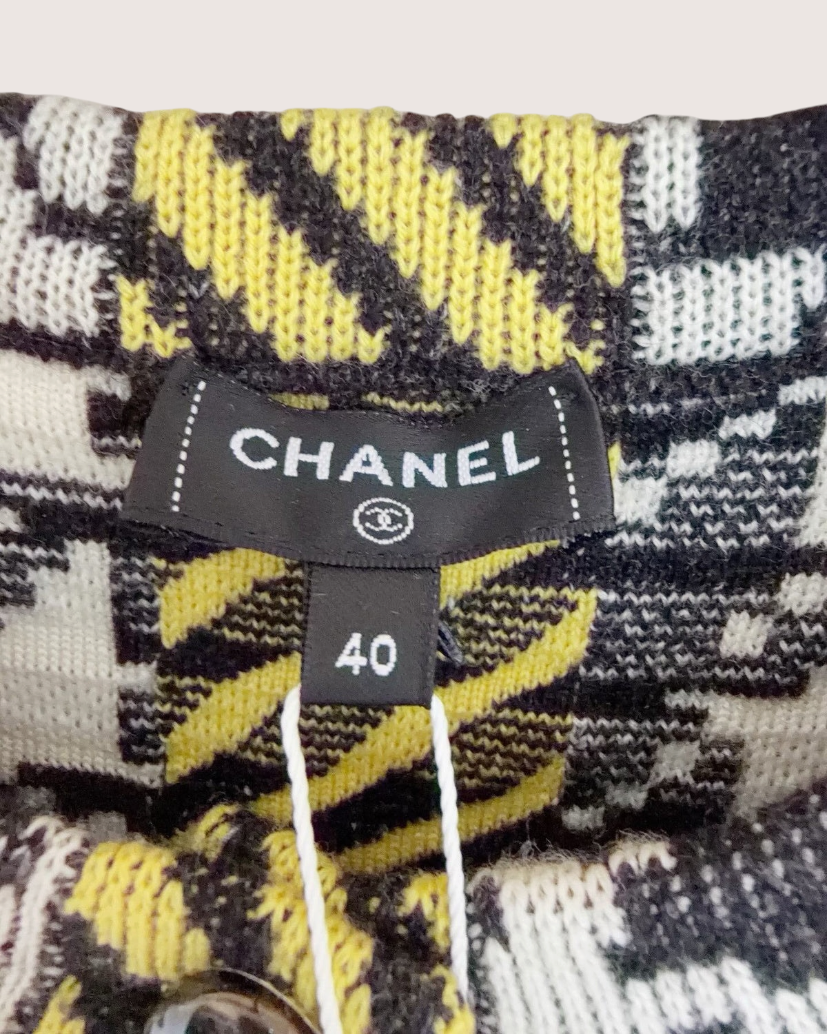 Chanel 24A Wool Houndstooth Short-Sleeve Cardigan Black, White, Yellow, Multicolor FR 40