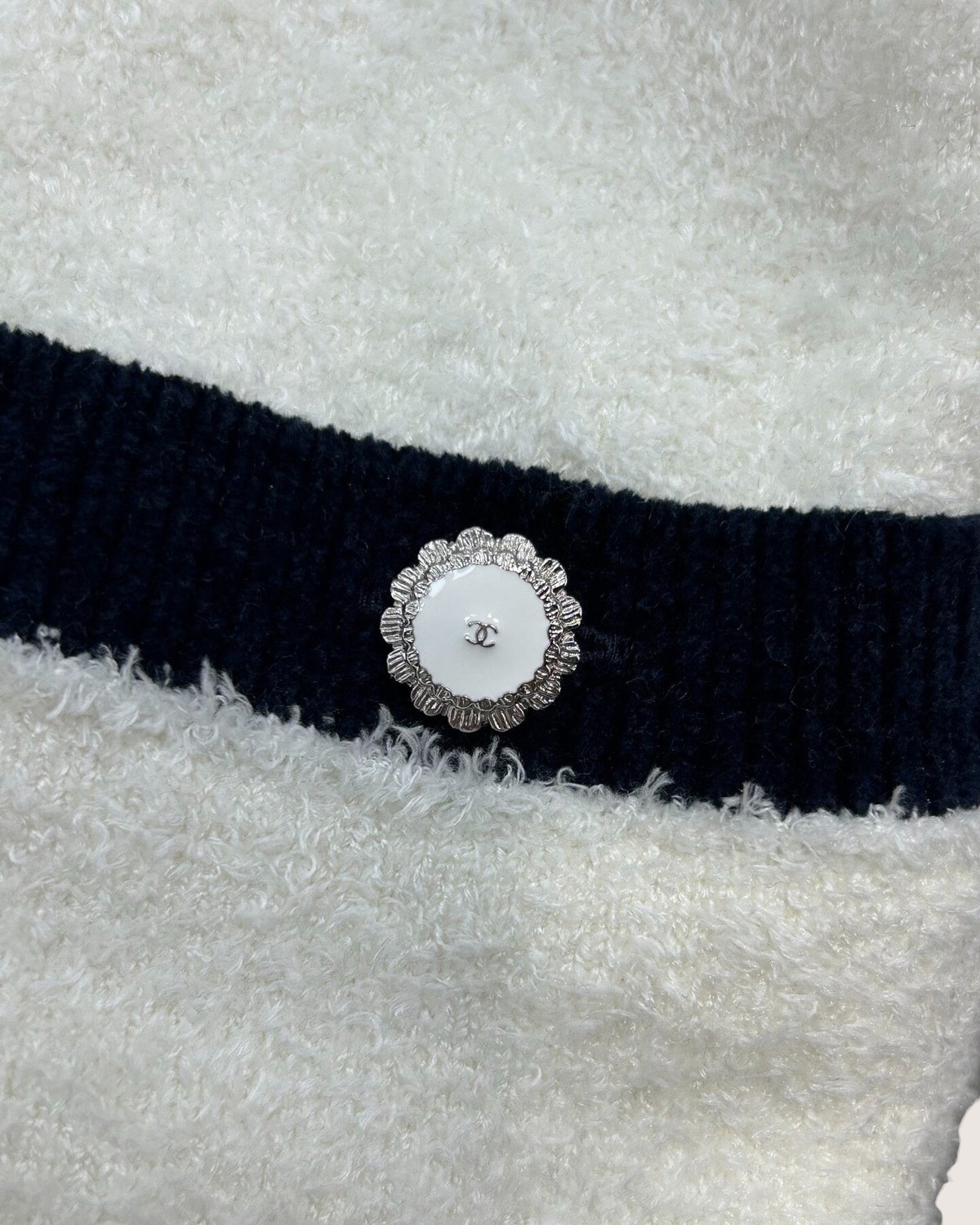 Chanel 26C Scalloped Pocket Top White, Black FR 36