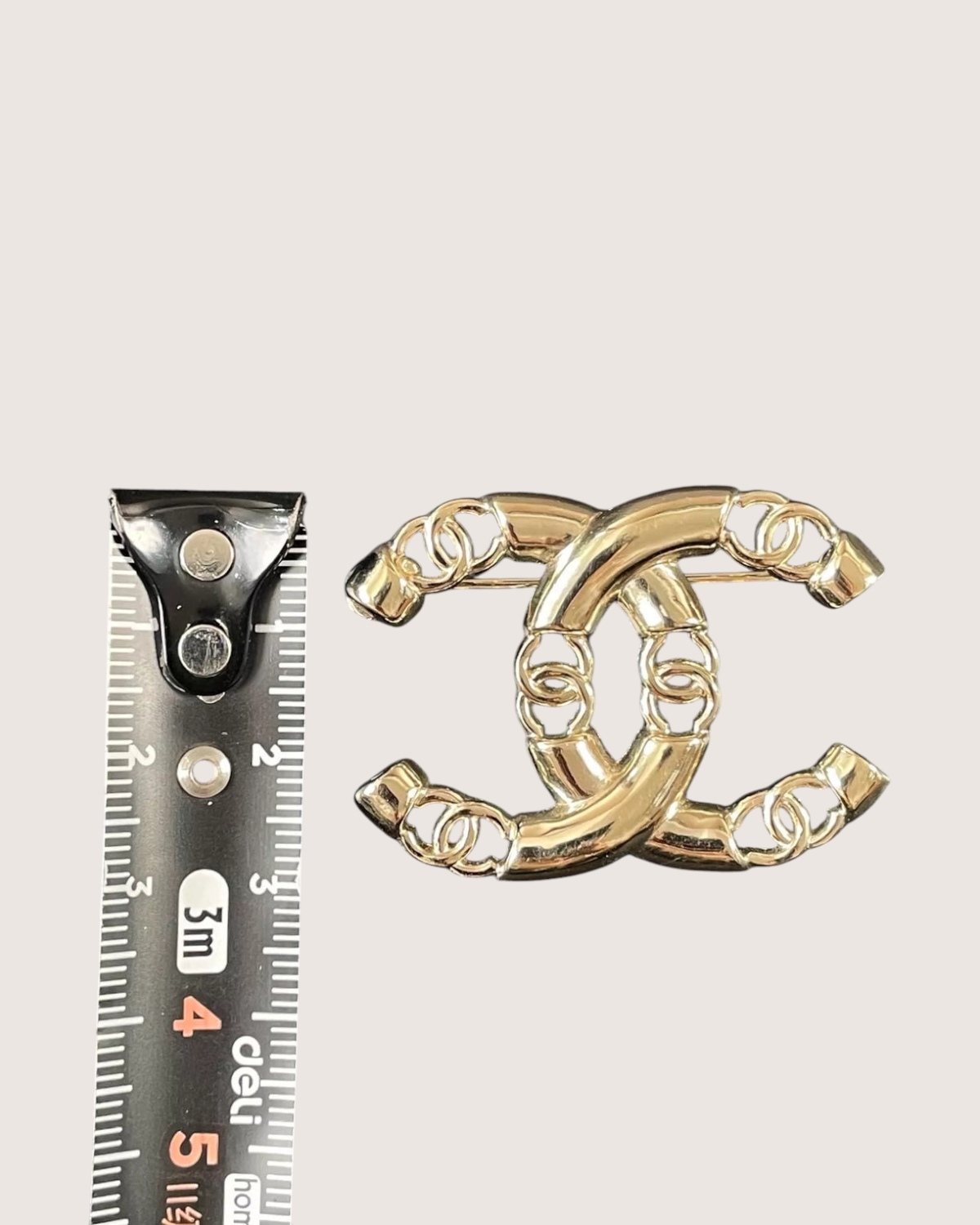 Chanel CC Brooch Gold ["One Size"]