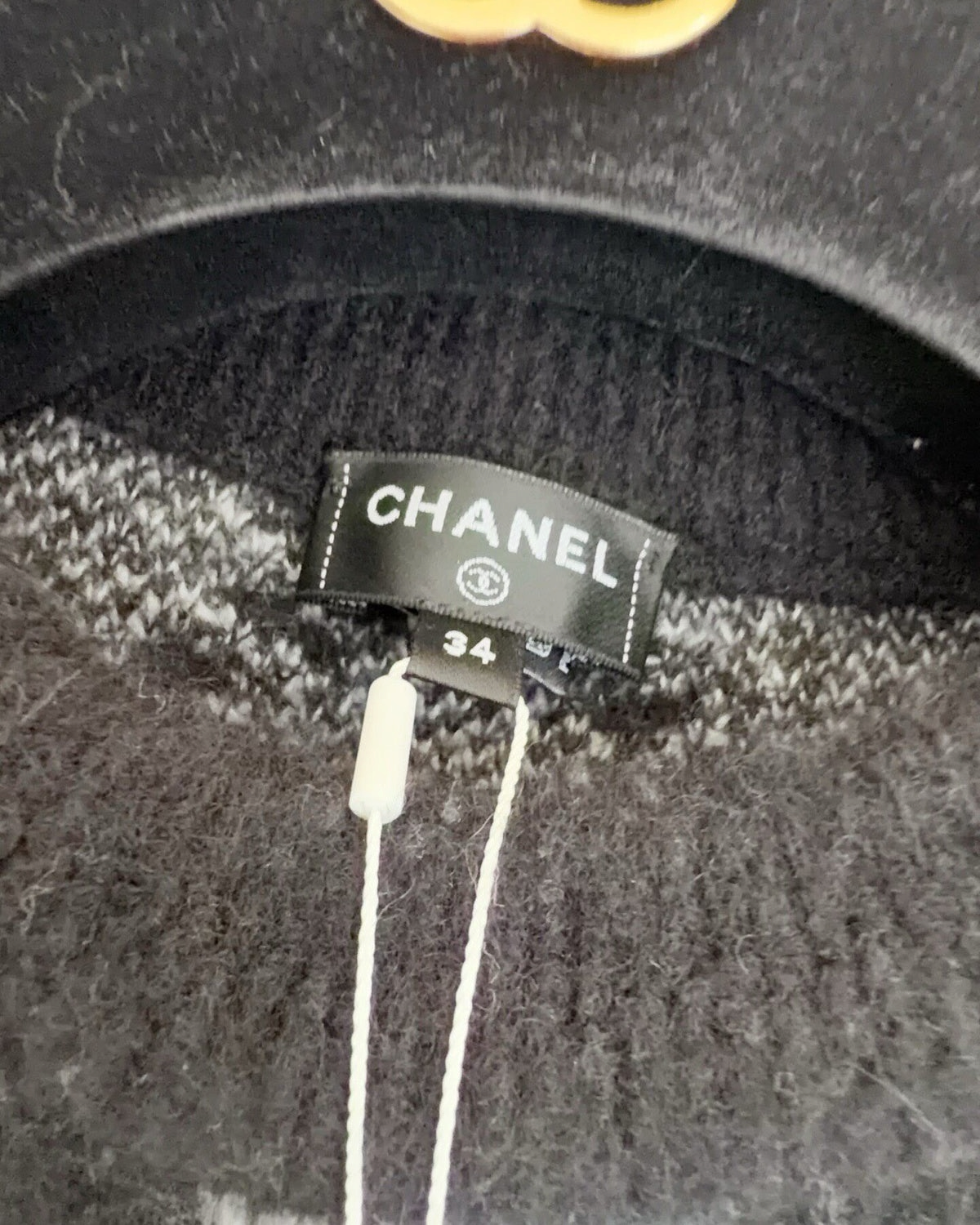 Chanel 23N Coco Neige Cashmere Star Motif Sweater Black, Beige/Ecru FR 34