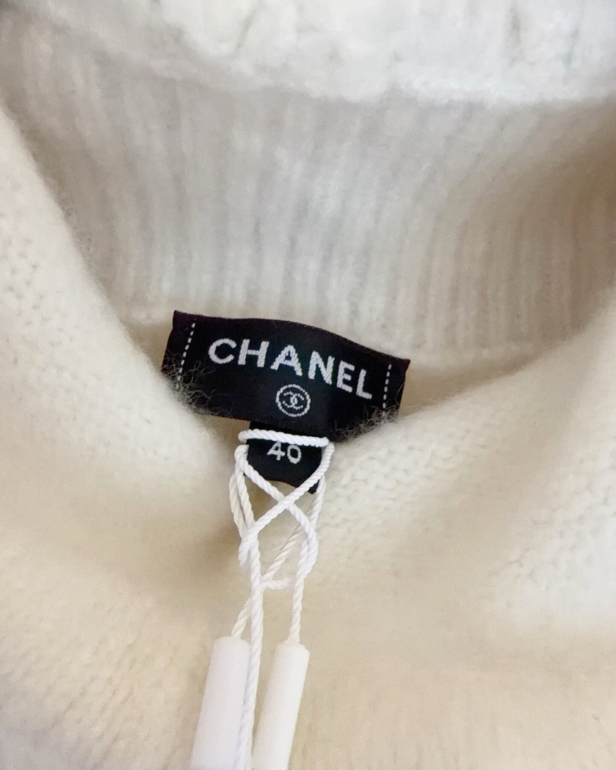 Chanel 24N Coco Neige Cashmere Cable Hooded Sweater White FR 40
