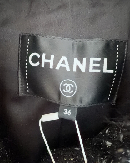 Chanel 22A Shimmer Tweed Jacket Black, Gold FR 36