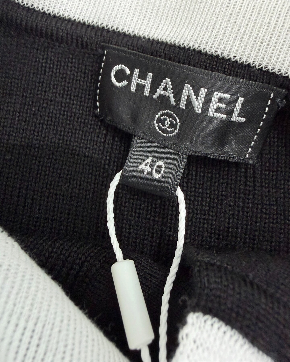 Chanel 20B Knit Wool Peter Pan Collar Sweater Black, White FR 40