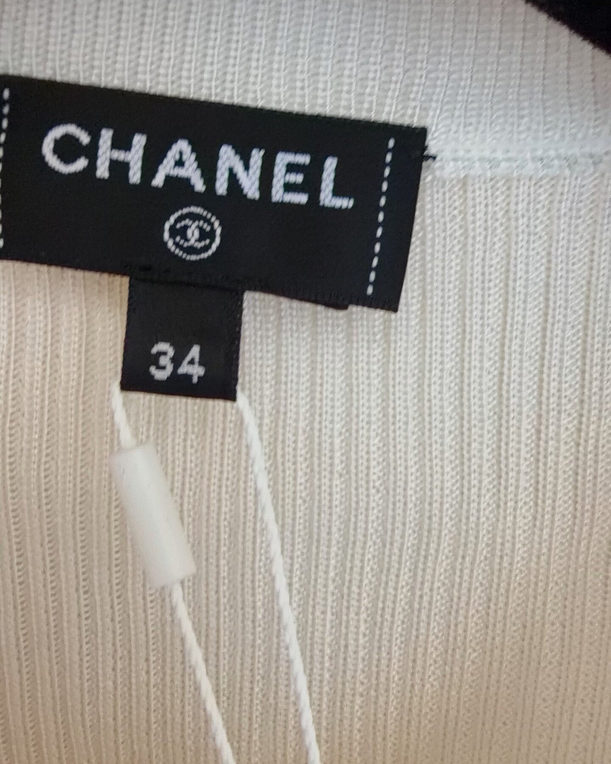 Chanel 26S Ribbed Cardigan White, Gold FR 34