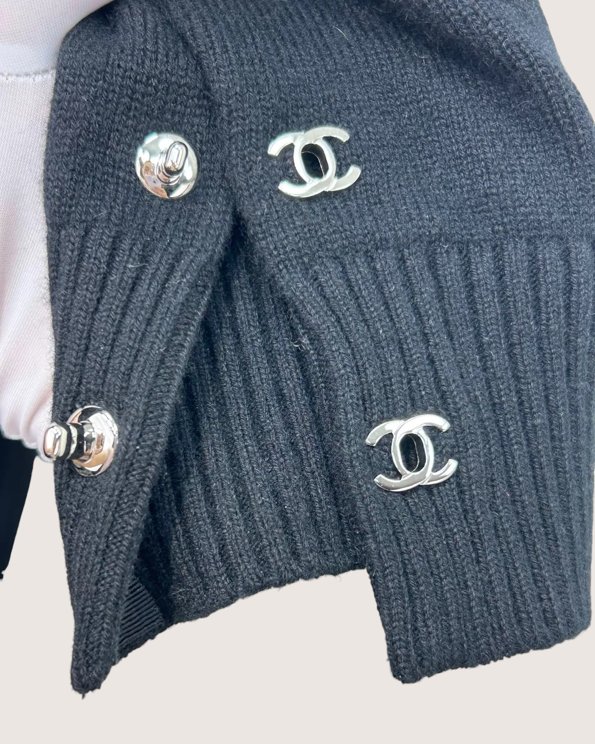 Chanel 24B Cashmere Sweater Black FR 36
