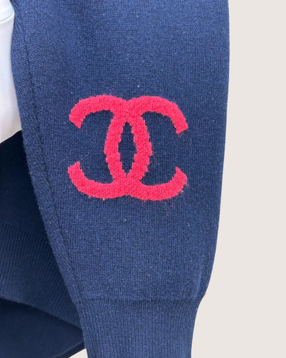 Chanel 21P CC Monogram Cashmere Sweater Navy, Pink FR 38