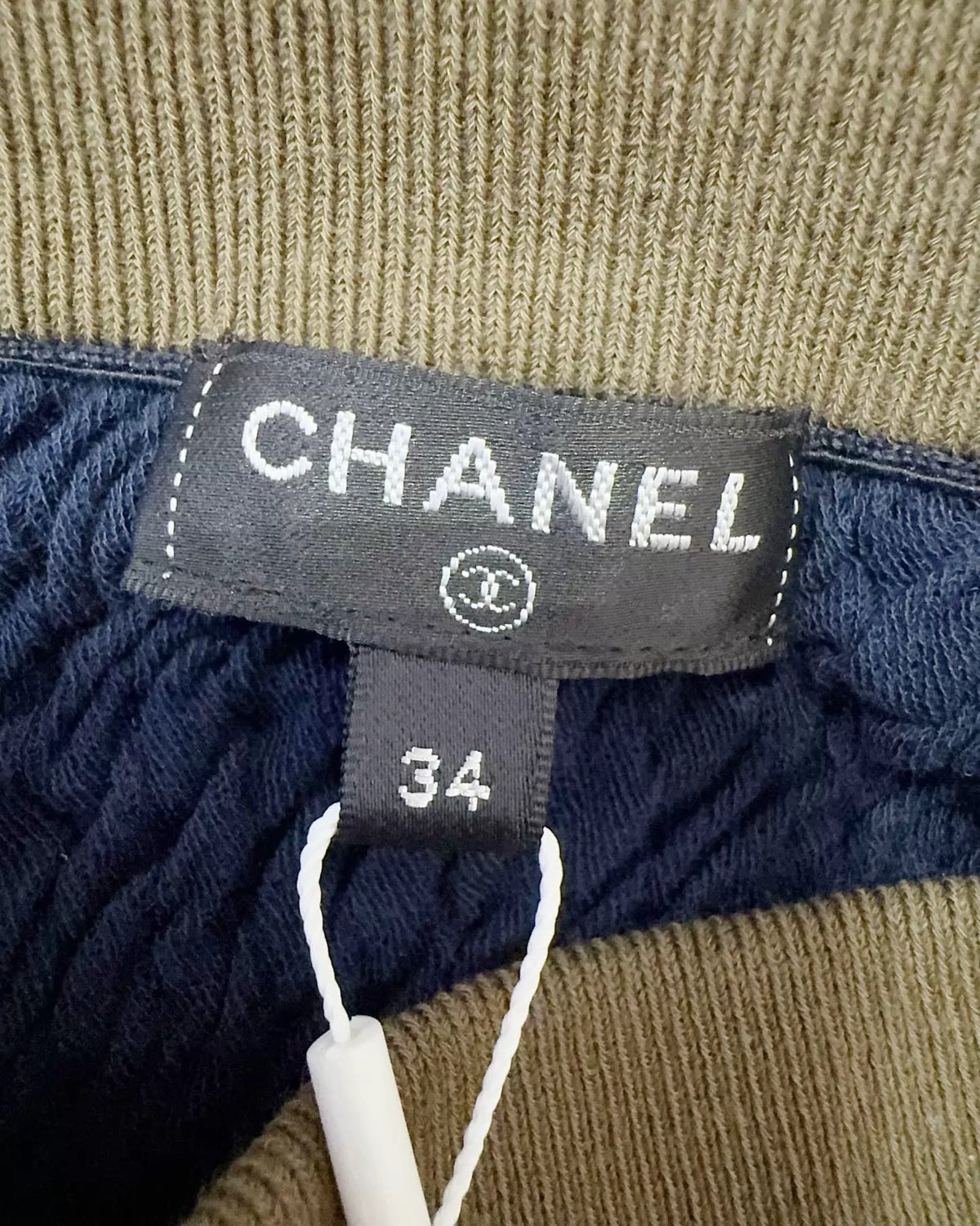 Chanel 20C Textured Skirt Navy, Beige/Ecru FR 34