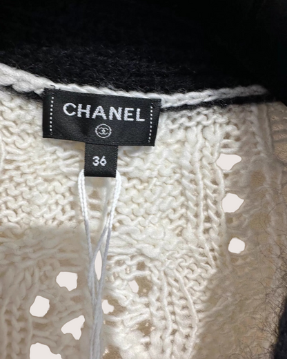 Chanel 25B Wool Cardigan
