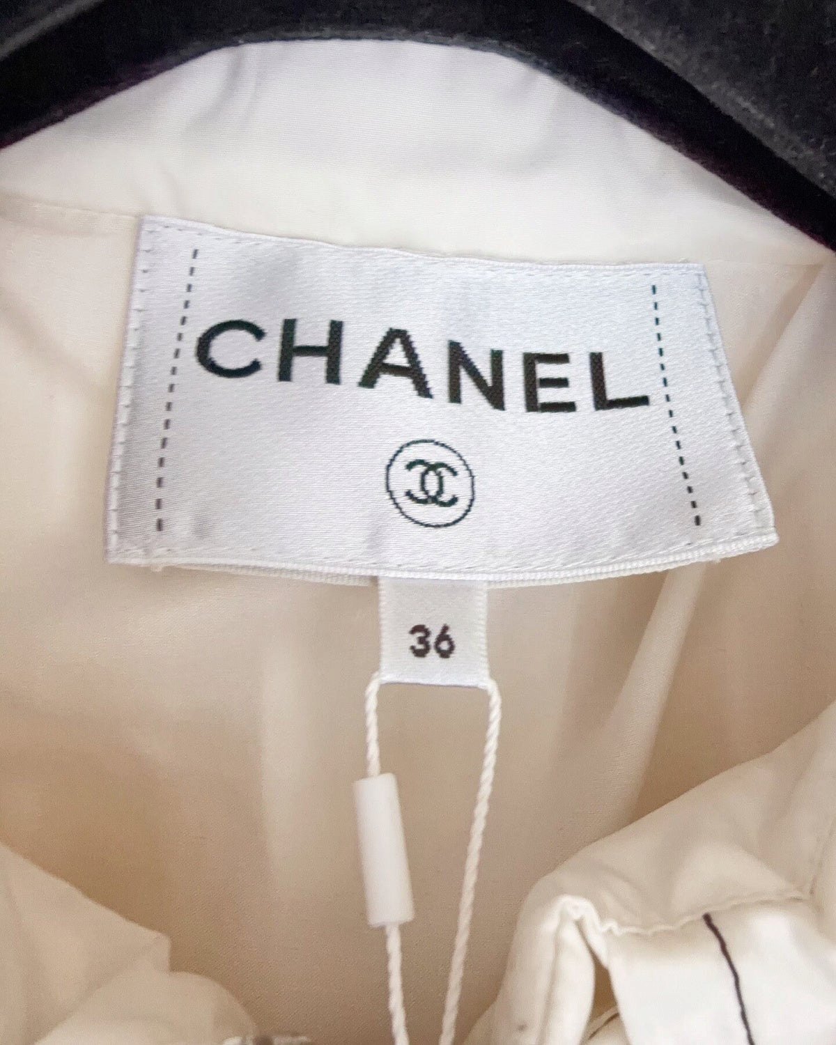 Chanel 25M Coco Beach Bow Zip-Up Jacket Beige/Ecru FR 36