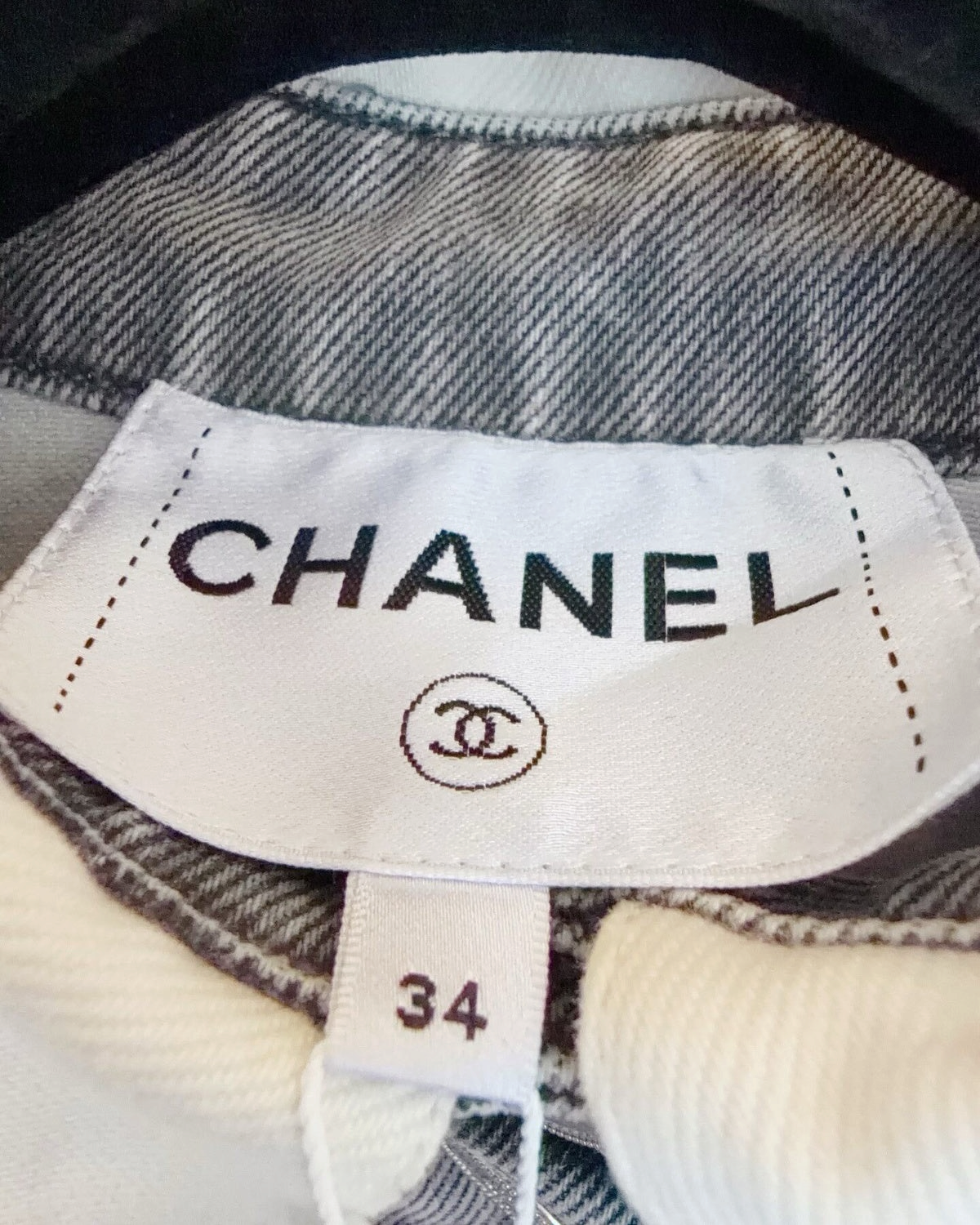 Chanel 25P Contrast-Trim Denim Jacket Grey, Beige/Ecru FR 34