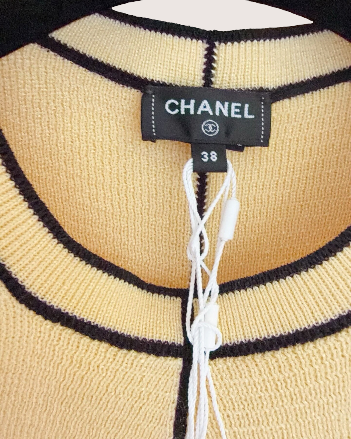 Chanel 26A Wool Short-Sleeve CC Sweater Beige/Ecru, Black FR 38