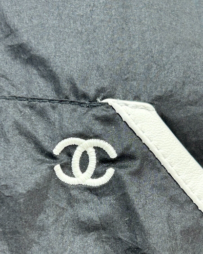 Chanel 26M Coco Beach Contrast-Trim Hooded Zip-Up Vest Black, White FR 34