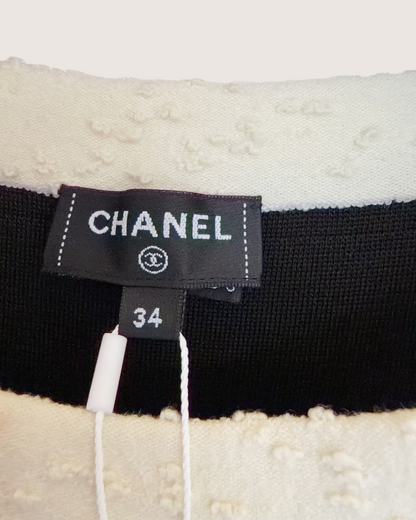 Chanel 25A Contrast-Trim T-Shirt Black, Beige/Ecru FR 34