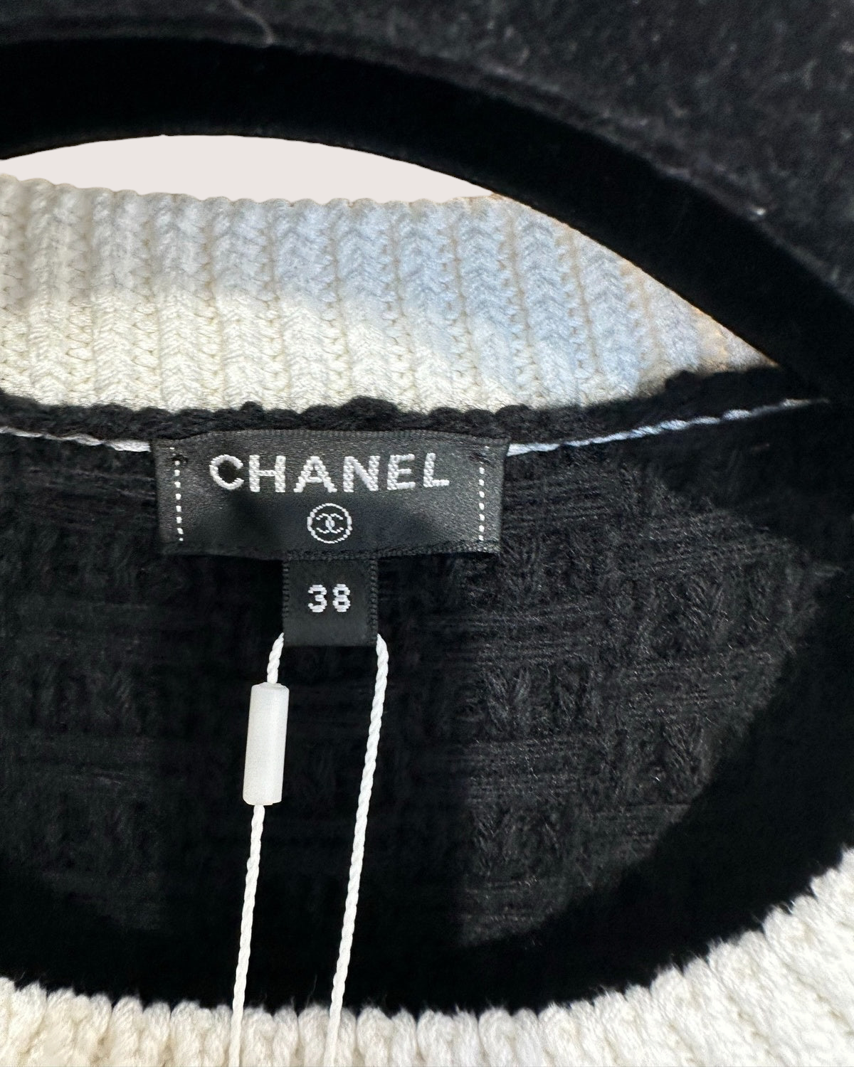 Chanel 21A Wool Puff-Sleeve Cable-Trim Sweater Black, White FR 38