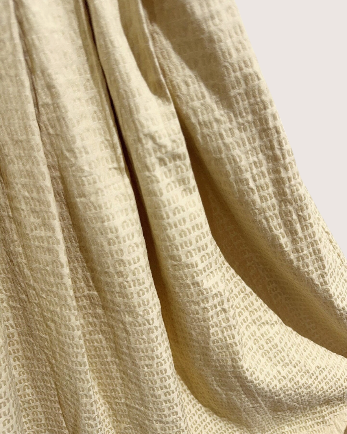 Miu Miu Logo Jacquard Pleated Mid-Length Skirt Beige/Ecru IT 36