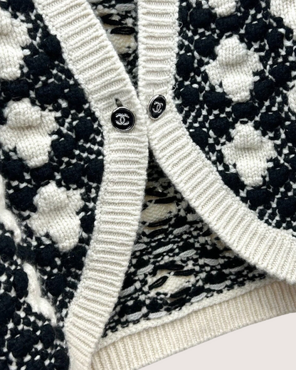 Chanel 21A Cashmere Floral Bobble-Stitch Vest Black, Beige/Ecru FR 34