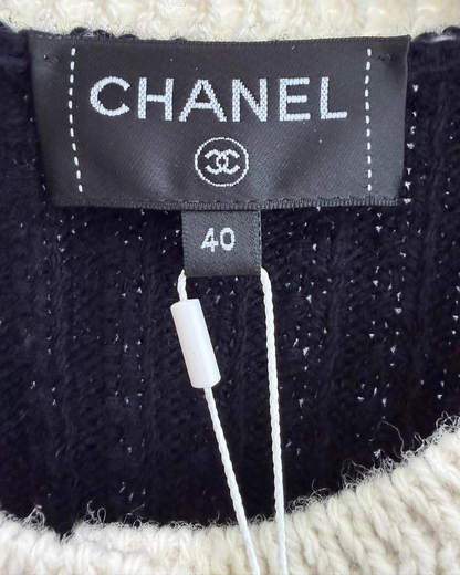 Chanel 25N Coco Neige CC Knit Two-Pocket Cardigan Navy, Beige/Ecru FR 40