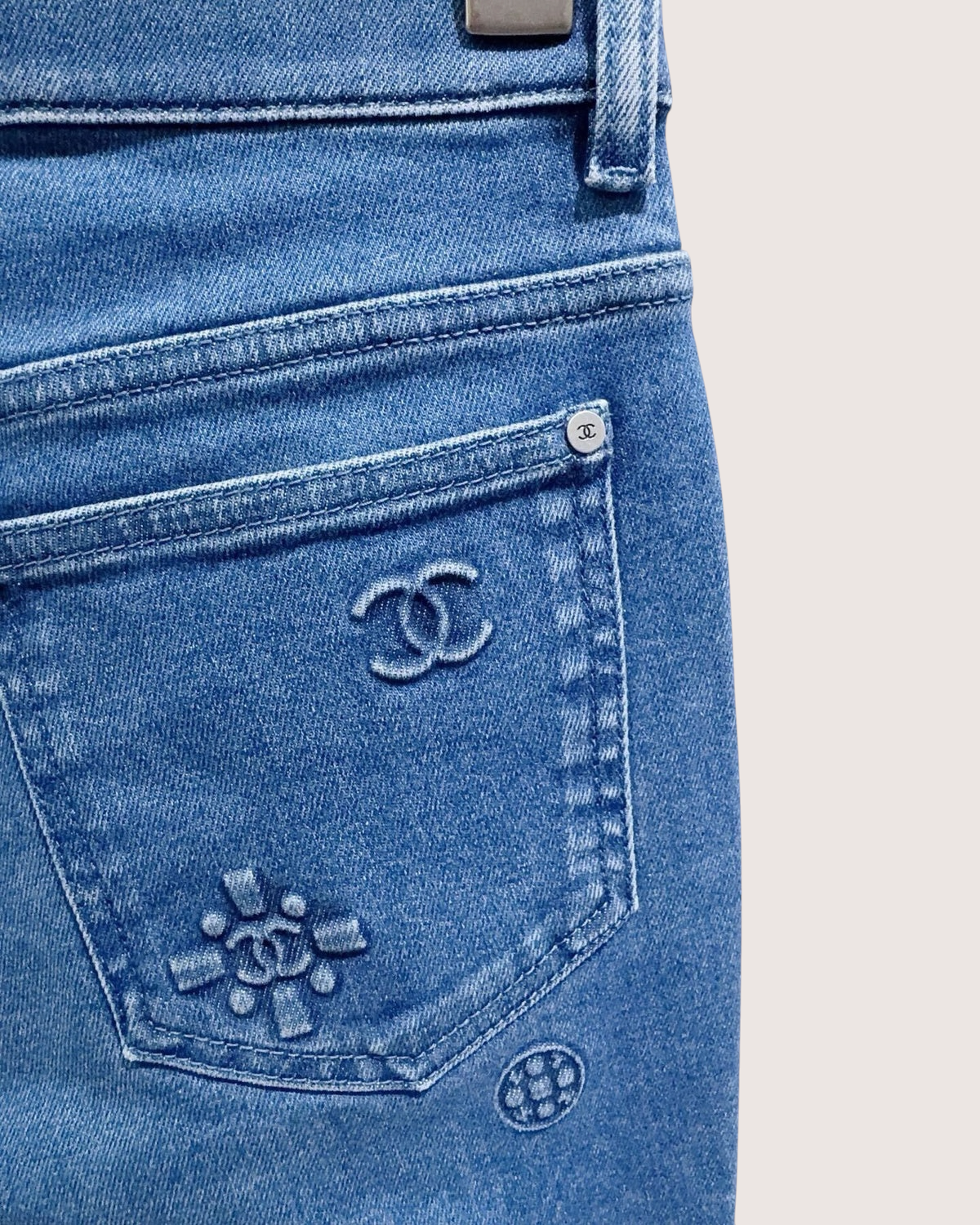 Chanel 21P CC Logo Skinny Denim Jeans Blue FR 36
