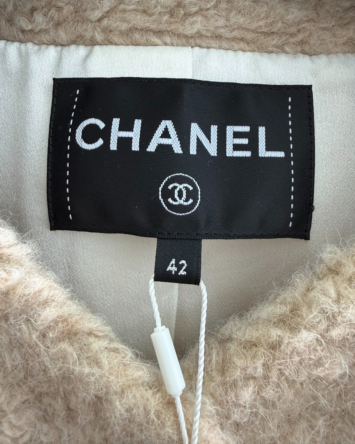 Chanel 25N Coco Neige Shearling Vest Beige/Ecru FR 42