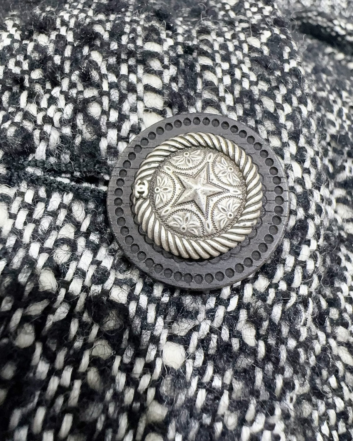 Chanel Tweed Jacket Black, White FR 38