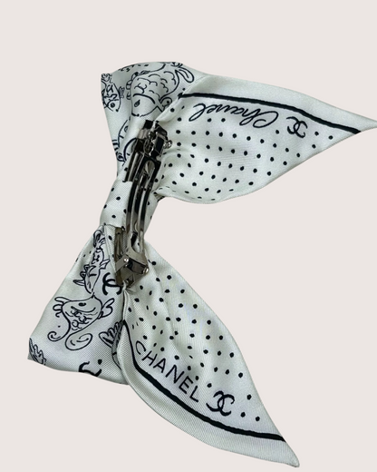 Chanel 25C Silk Bow Brooch White, Black One Size