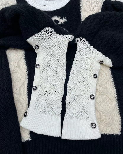 Chanel 21A CC Sweater Black, White FR 34