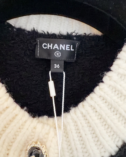 Chanel 25K Cashmere Bouclé Four-Pocket Cardigan Black, Beige/Ecru FR 36
