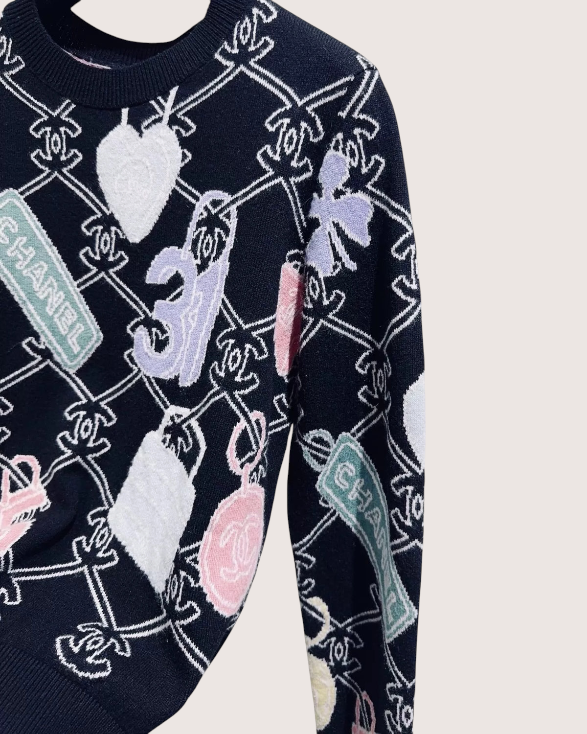 Chanel 22P Wool Charm Print Sweater Black, Pink, Multicolor FR 34