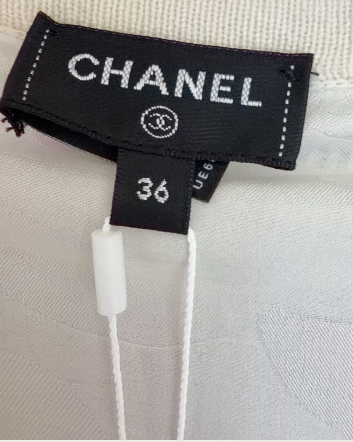 Chanel 22P Cashmere Sequin Floral Cardigan Beige/Ecru, Multicolor FR 36