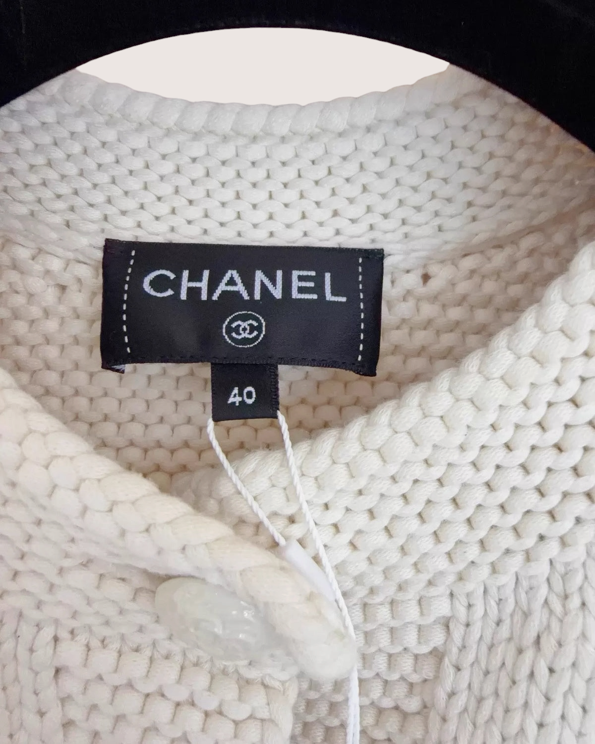 Chanel 25A Knit Cropped Cardigan - view 4