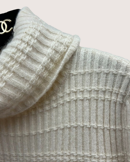 Chanel 18B Cashmere Turtleneck Sweater Beige/Ecru FR 34