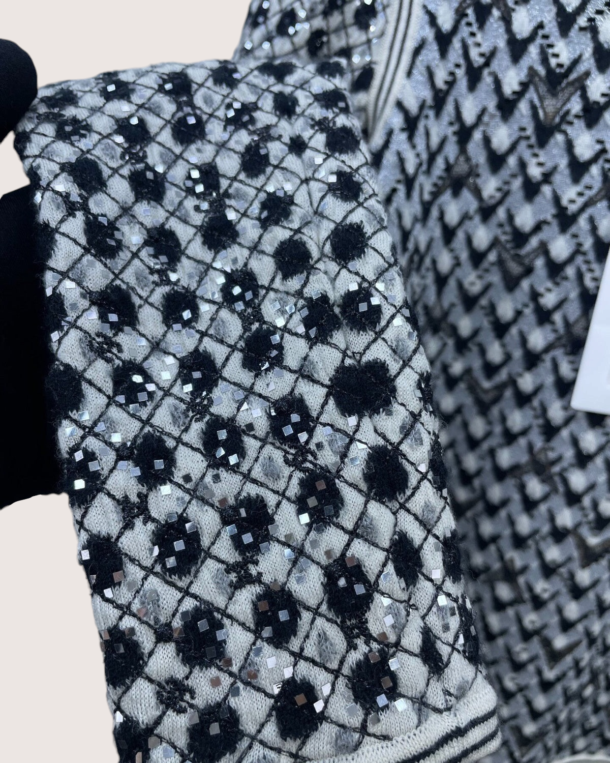 Chanel 21A Cashmere Sequin Chevron Sweater Grey, Black, White FR 34