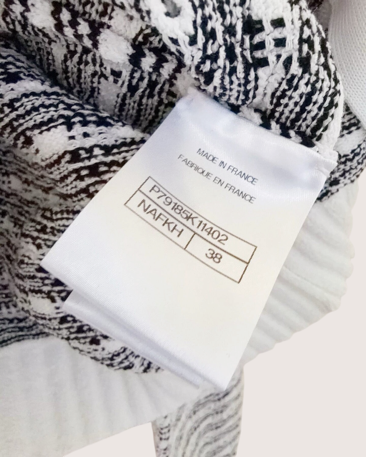 Chanel 25P Striped Cardigan White, Black FR 38