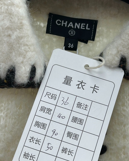 Chanel 25N Coco Neige Cashmere Bow Collar Ski Top White, Black FR 36