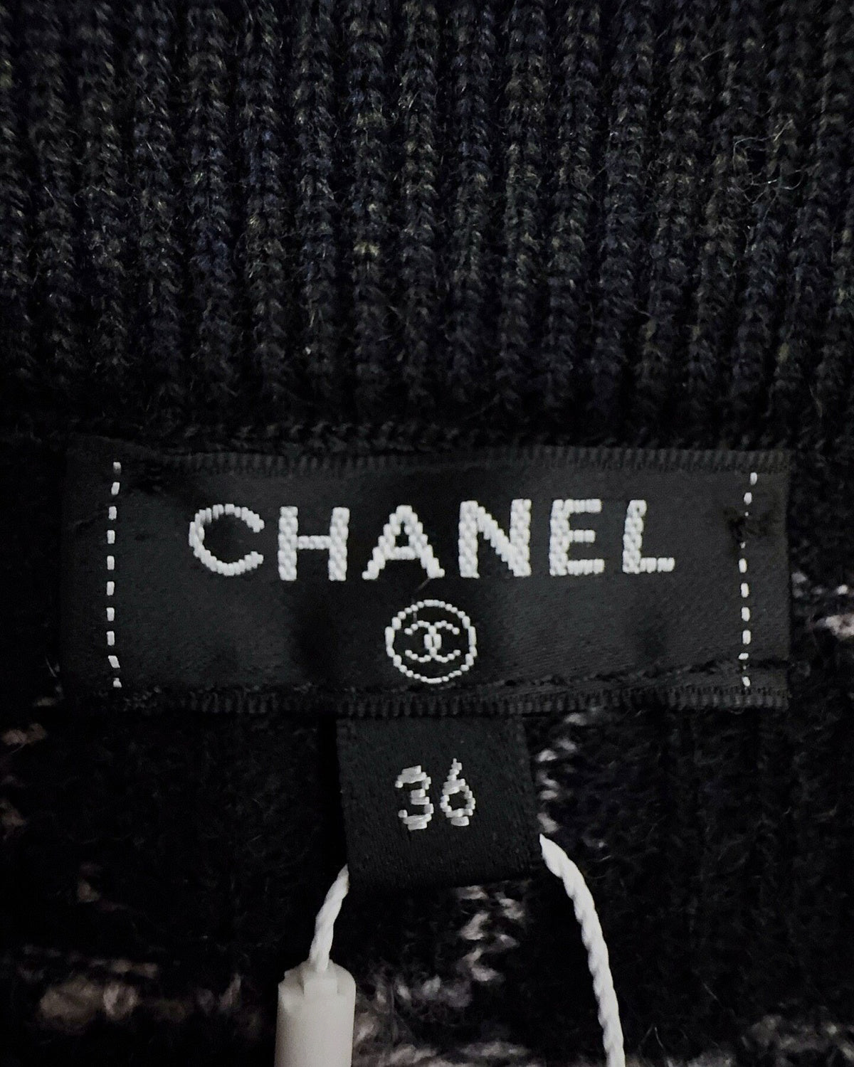 Chanel 21A Cashmere CC Floral Intarsia Mini Skirt Black, Pink, Green, Multicolor FR 36