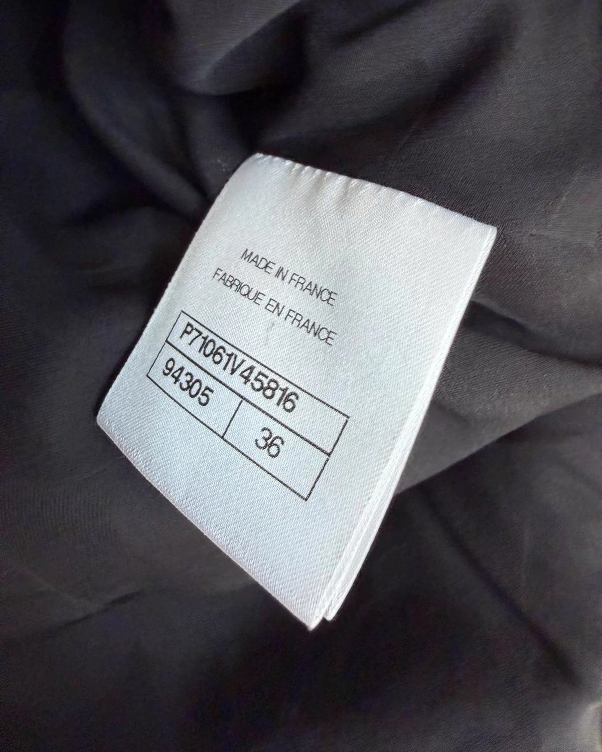Chanel 21A Off-Shoulder Jacket - view 5