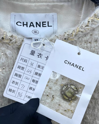 Chanel 19A Four-Pocket Tweed Jacket Beige/Ecru FR 38