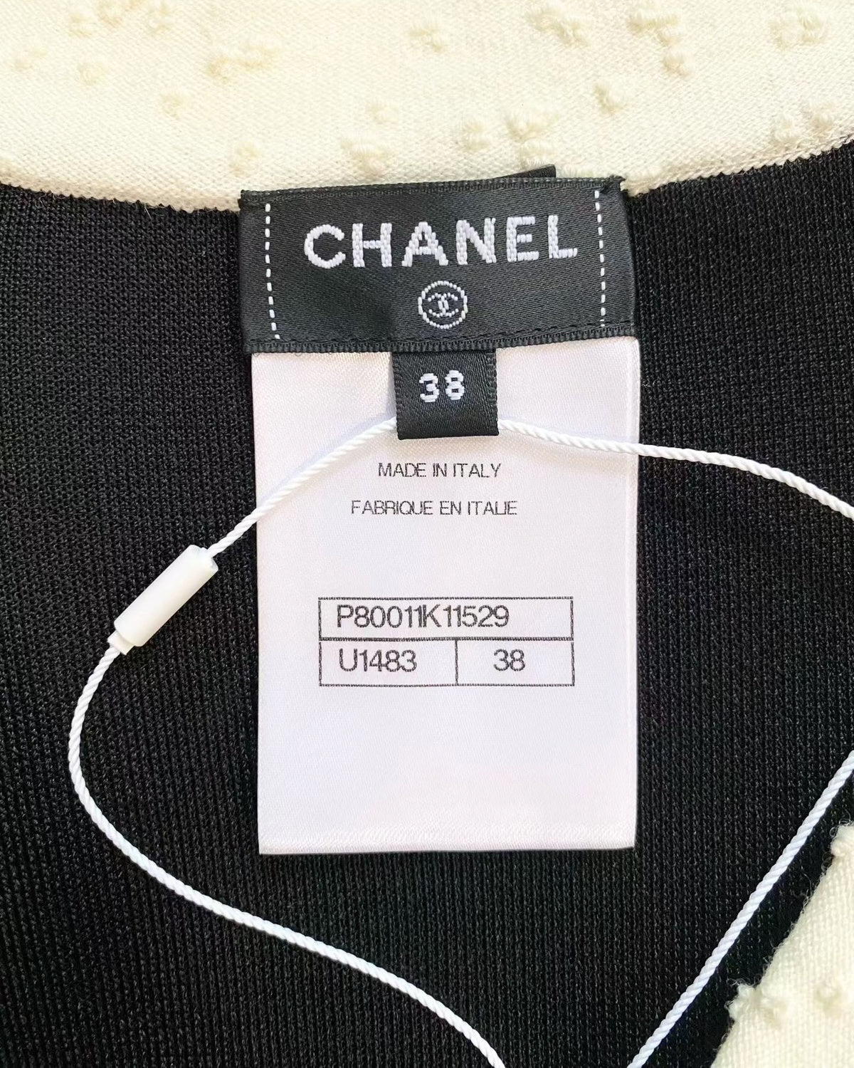 Chanel 25A Cropped Contrast-Trim Cardigan Black, Beige/Ecru FR 38