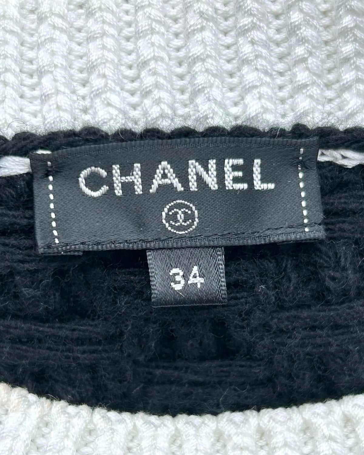 Chanel 21A CC Sweater Black, White FR 34